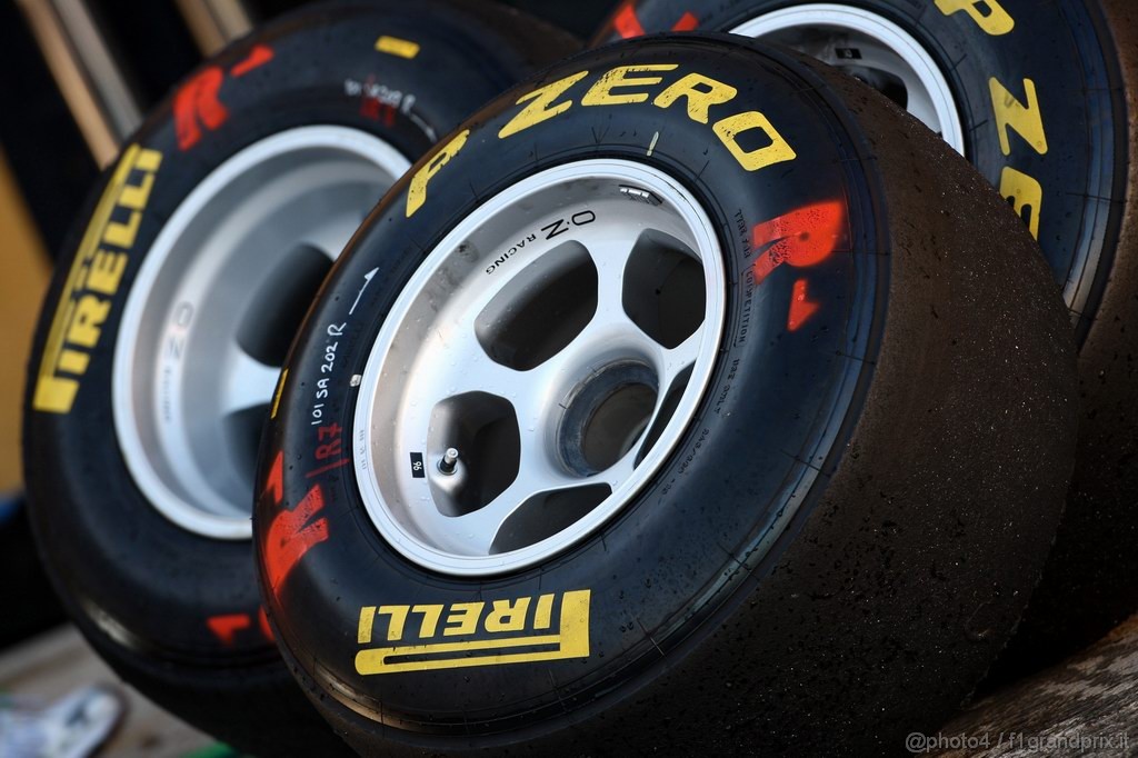Valencia Test Febbraio 2011, 
Pirelli Tyres 