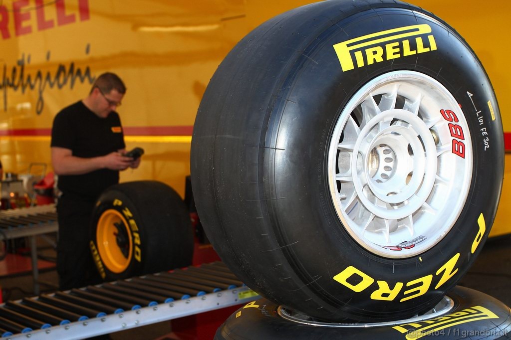 Valencia Test Febbraio 2011, 
Pirelli tyres 