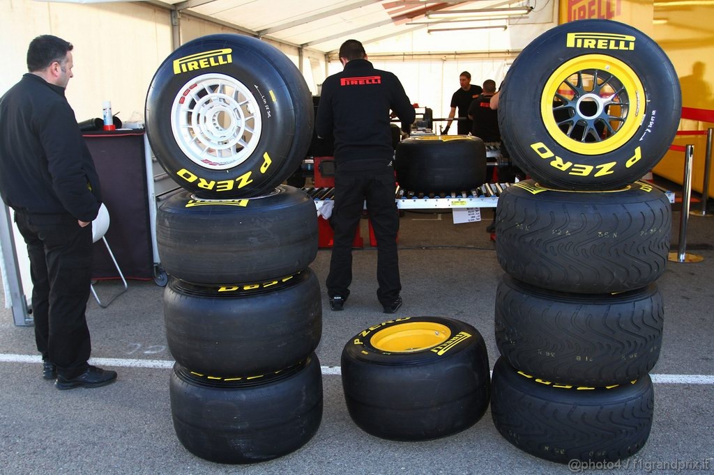 Valencia Test Febbraio 2011, 
Pirelli tyres  