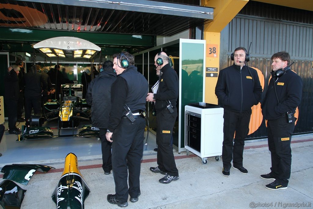 Valencia Test Febbraio 2011, Staff Pirelli
