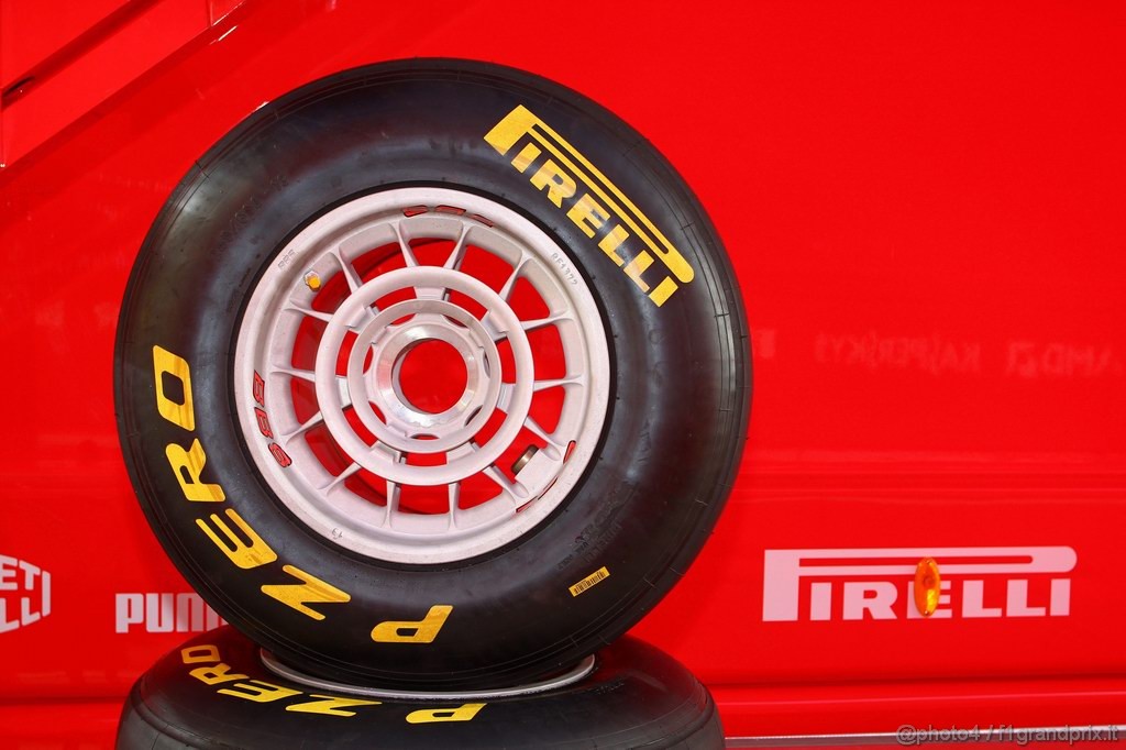 Valencia Test Febbraio 2011, Tyres Pirelli 
