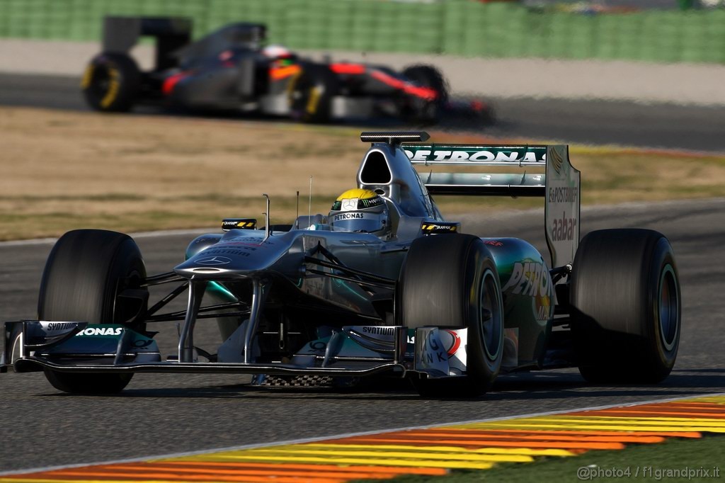 Valencia Test Febbraio 2011, 
Nico Rosberg (GER), Mercedes GP Petronas F1 Team, MGP W02 with his moveable rear wing 