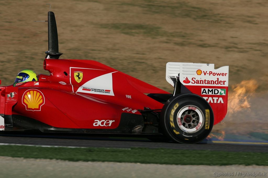 Valencia Test Febbraio 2011, 03.02.2011
Felipe Massa (BRA), Ferrari blows up the engine