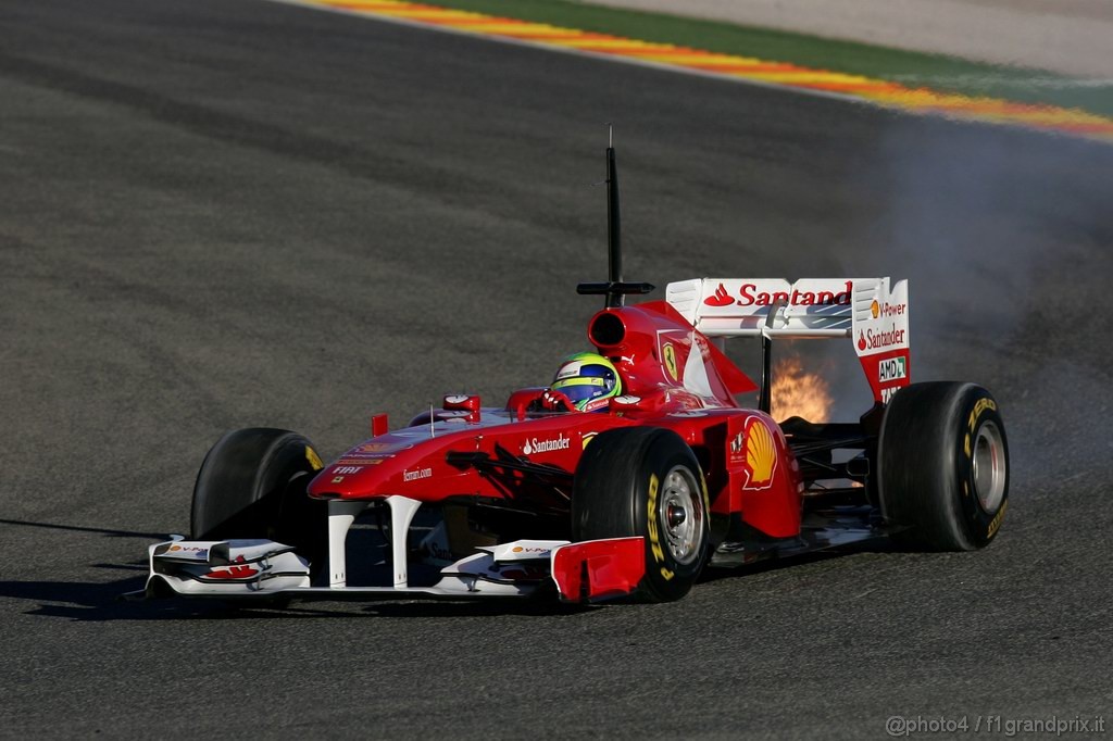 Valencia Test Febbraio 2011, 03.02.2011 
Felipe Massa (BRA), Ferrari blows up the engine 