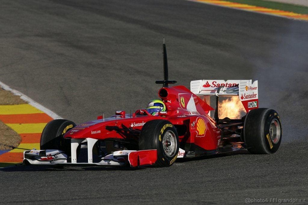 Valencia Test Febbraio 2011, 03.02.2011
Felipe Massa (BRA), Ferrari blows up the engine 