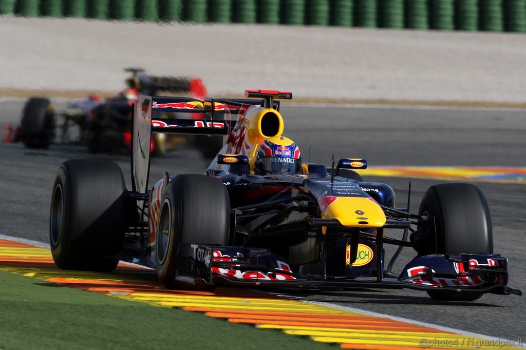 Valencia Test Febbraio 2011, 03.02.2011 
Mark Webber (AUS), Red Bull Racing, RB7  using a moveable rear wing 