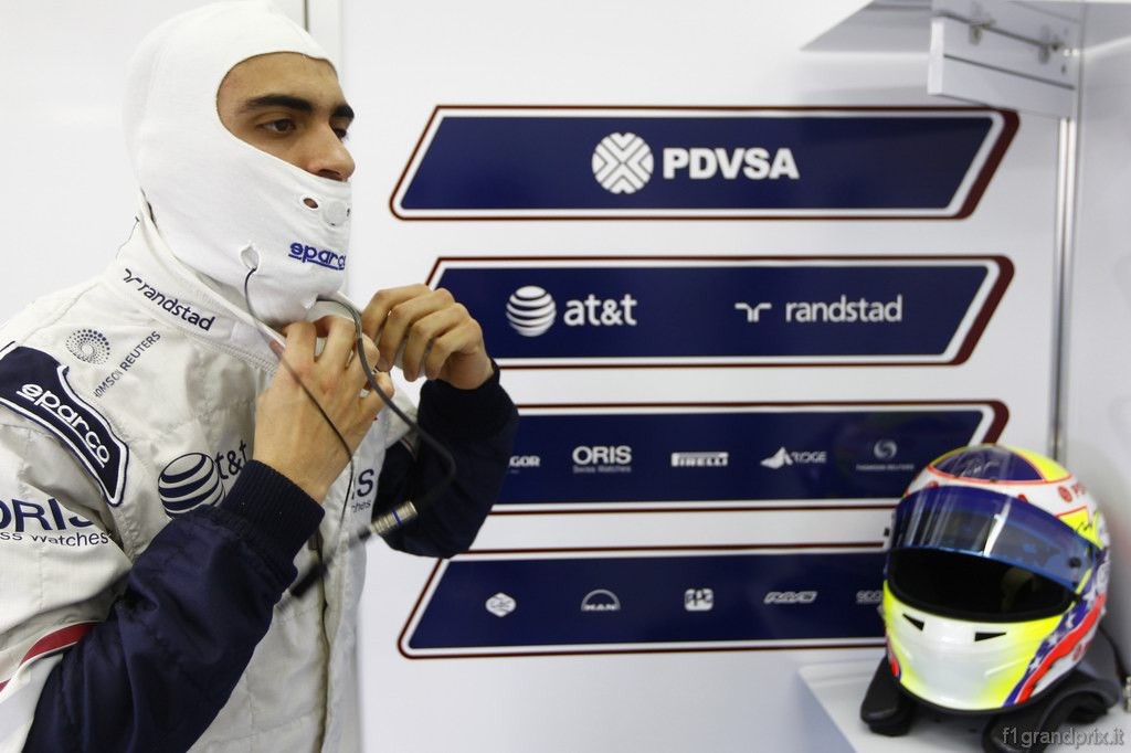 Valencia Test Febbraio 2011, 2011 Formula One Testing 
Comunitat Valenciana Ricardo Tormo Circuit, Valencia, Spain. 
2nd February 2011.
World Copyright: Glenn Dunbar/LAT Photographic 
ref: Digital Image _G7C7139
