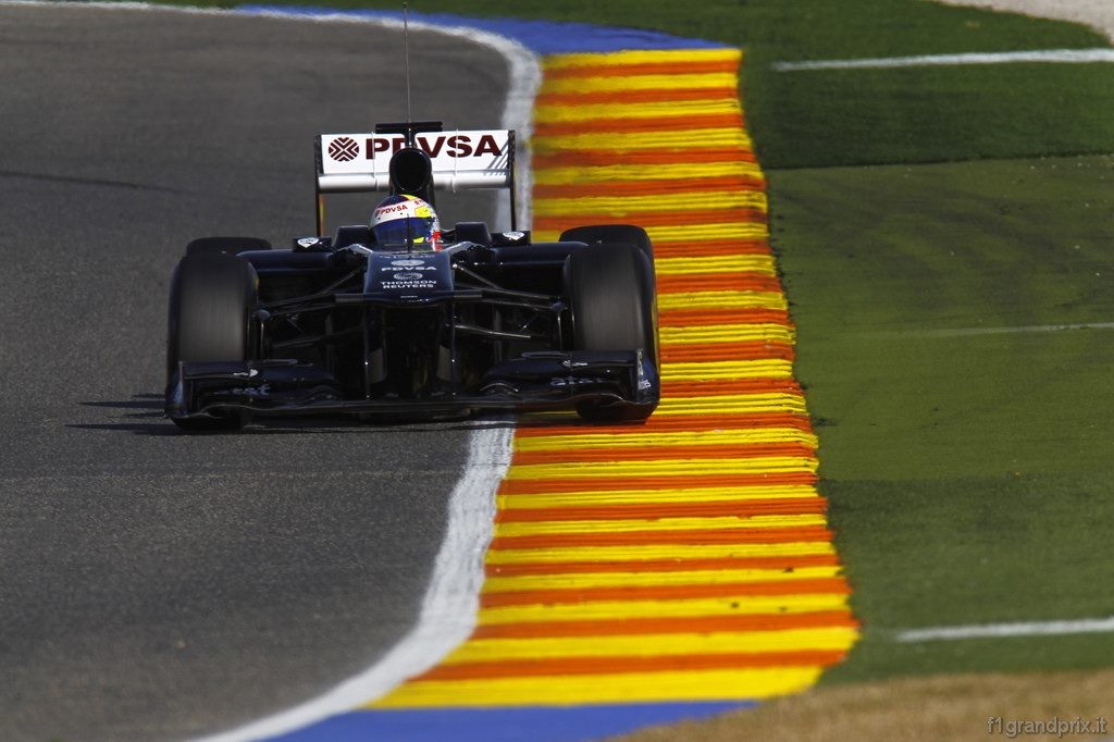 Valencia Test Febbraio 2011, 2011 Formula One Testing 
Comunitat Valenciana Ricardo Tormo Circuit, Valencia, Spain. 
3rd February 2011.
Pastor Maldonado, Williams FW33 Cosworth. Action. 
World Copyright: Glenn Dunbar/LAT Photographic 
ref: Digital Image _G7C8395
