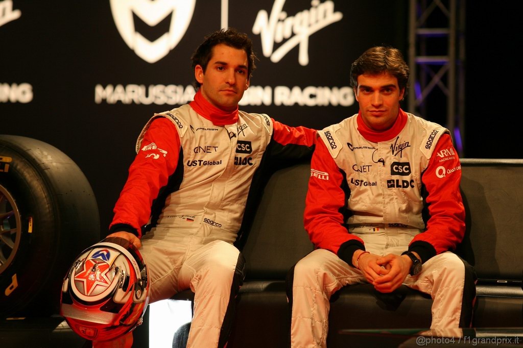 Virgin MVR 02,
Timo Glock (GER), Marussia Virgin Racing e Jerome d'Ambrosio (BEL), Marussia Virgin Racing VR-02