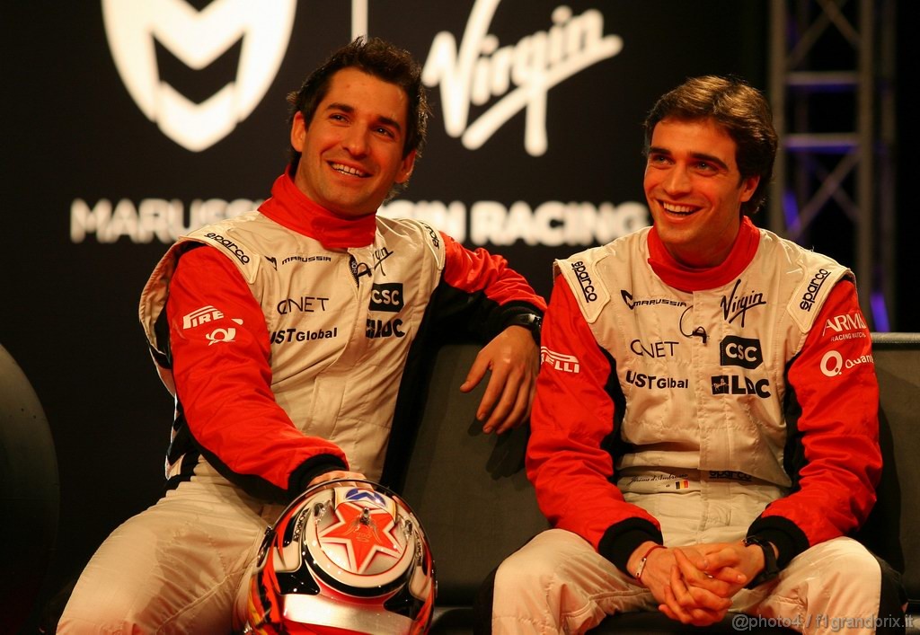 Virgin MVR 02,
Timo Glock (GER), Marussia Virgin Racing e Jerome d'Ambrosio (BEL), Marussia Virgin Racing VR-02