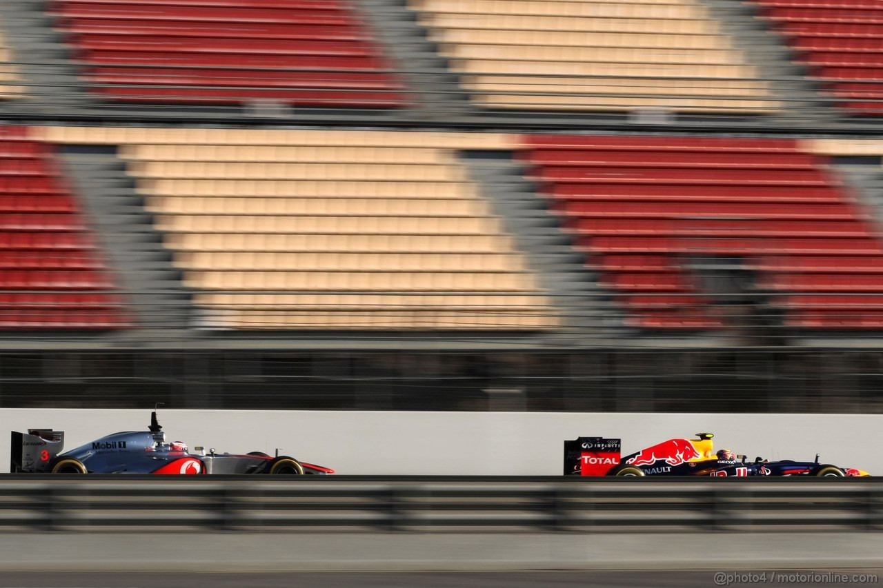 Barcelona Test Febbraio 2012, 23.02.2012, Barcelona, Spain,
Jenson Button (GBR), McLaren Mercedes e Mark Webber (AUS), Red Bull Racing   - Formula 1 Testing, day 3 - Formula 1 World Championship 