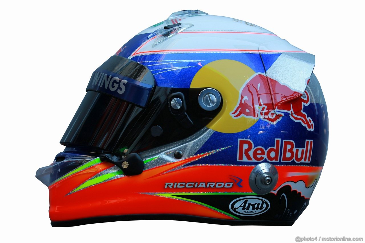 Barcelona Test Febbraio 2012, 23.02.2012 Barcelona, Spain,
Daniel Ricciardo (AUS), Scuderia Toro Rosso helmet - Formula 1 Testing, day 3 - Formula 1 World Championship 
