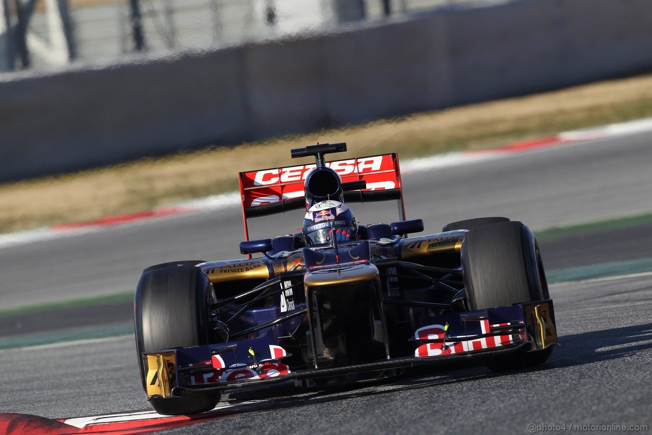 Barcelona Test Febbraio 2012, 21.02.2012, Barcelona, Spain,
Daniel Ricciardo (AUS), Scuderia Toro Rosso - Formula 1 Testing, day 1 - Formula 1 World Championship 