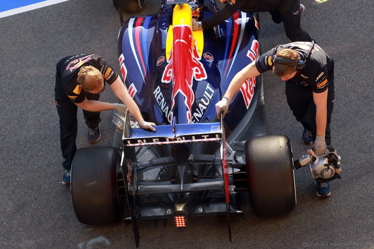 Barcelona Test Febbraio 2012, 21.02.2012, Barcelona, Spain,
Sebastian Vettel (GER), Red Bull Racing rear wing - Formula 1 Testing, day 1 - Formula 1 World Championship 