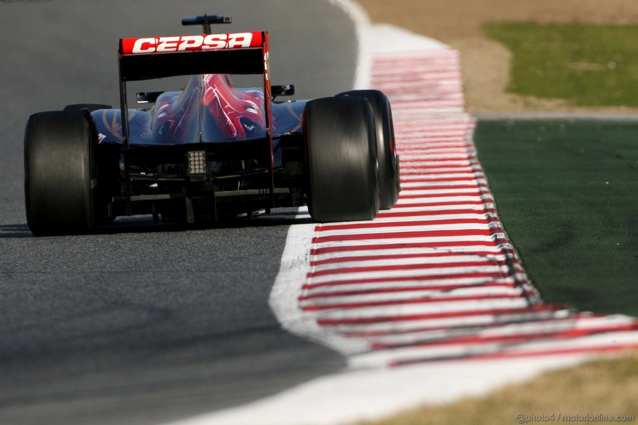 Barcelona Test Febbraio 2012, 21.02.2012, Barcelona, Spain,
Daniel Ricciardo (AUS), Scuderia Toro Rosso   - Formula 1 Testing, day 1 - Formula 1 World Championship 