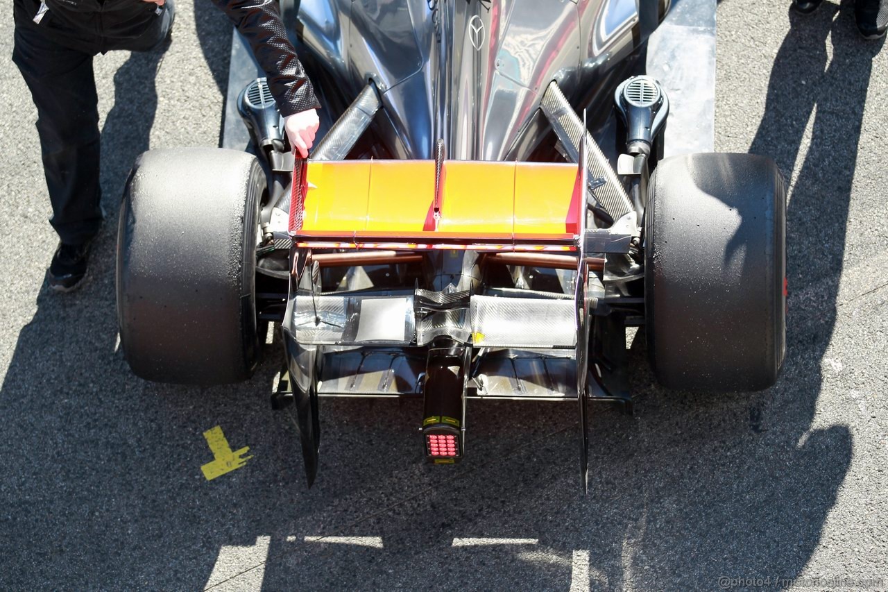Barcelona Test Febbraio 2012, 22.02.2012, Barcelona, Spain,
 Lewis Hamilton (GBR), McLaren Mercedes rear wing e suspension - Formula 1 Testing, day 2 - Formula 1 World Championship 