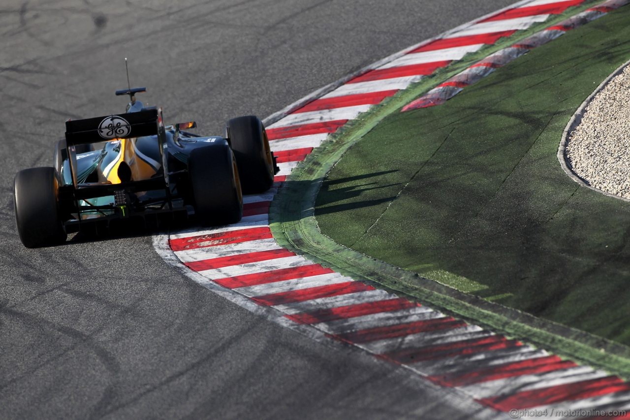 Barcelona Test Febbraio 2012, 22.02.2012, Barcelona, Spain,
Vitaly Petrov (RUS), Caterham F1 Team   - Formula 1 Testing, day 2 - Formula 1 World Championship 