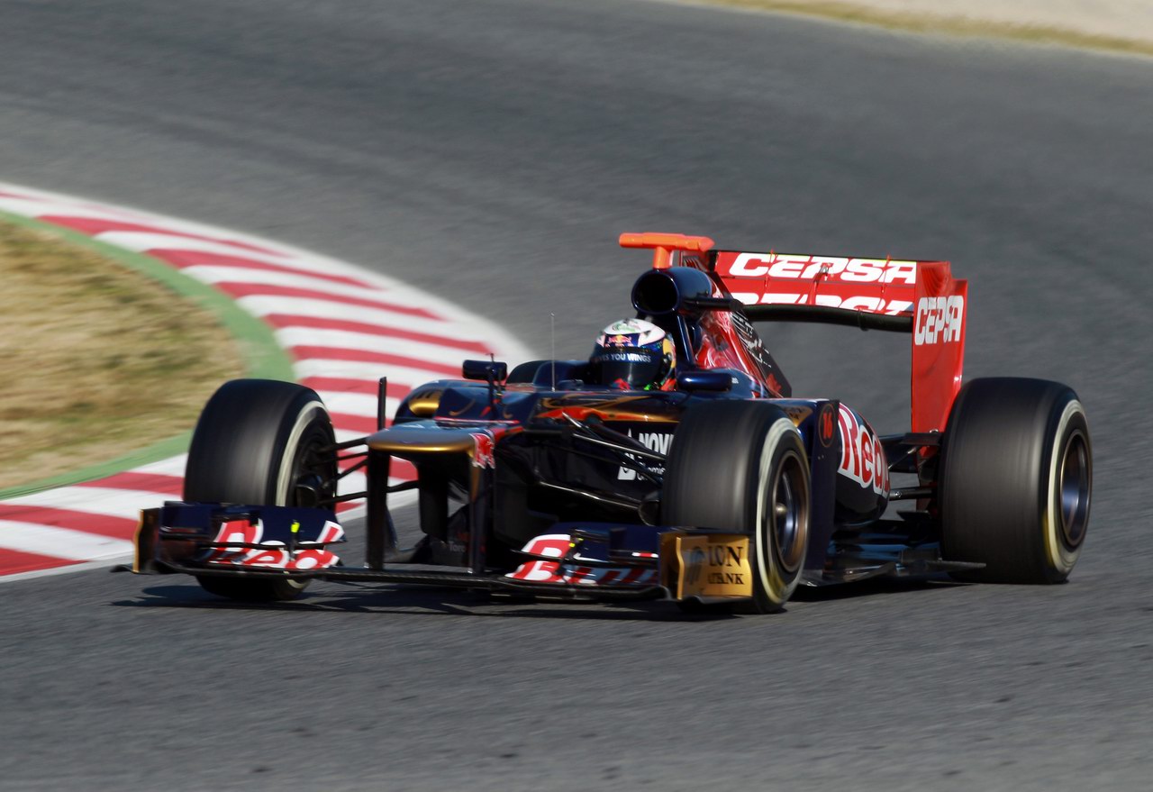 Barcelona Test Febbraio 2012, BARCELONA, SPAIN - FEBRUARY 22:  Daniel Ricciardo of Australia e Torro Rosso in action  during day two of Formula One winter testing at Circuit de Catalunya on February 22, 2012 in Barcelona, Spain.  (Photo by Mark Thompson/Getty Images)