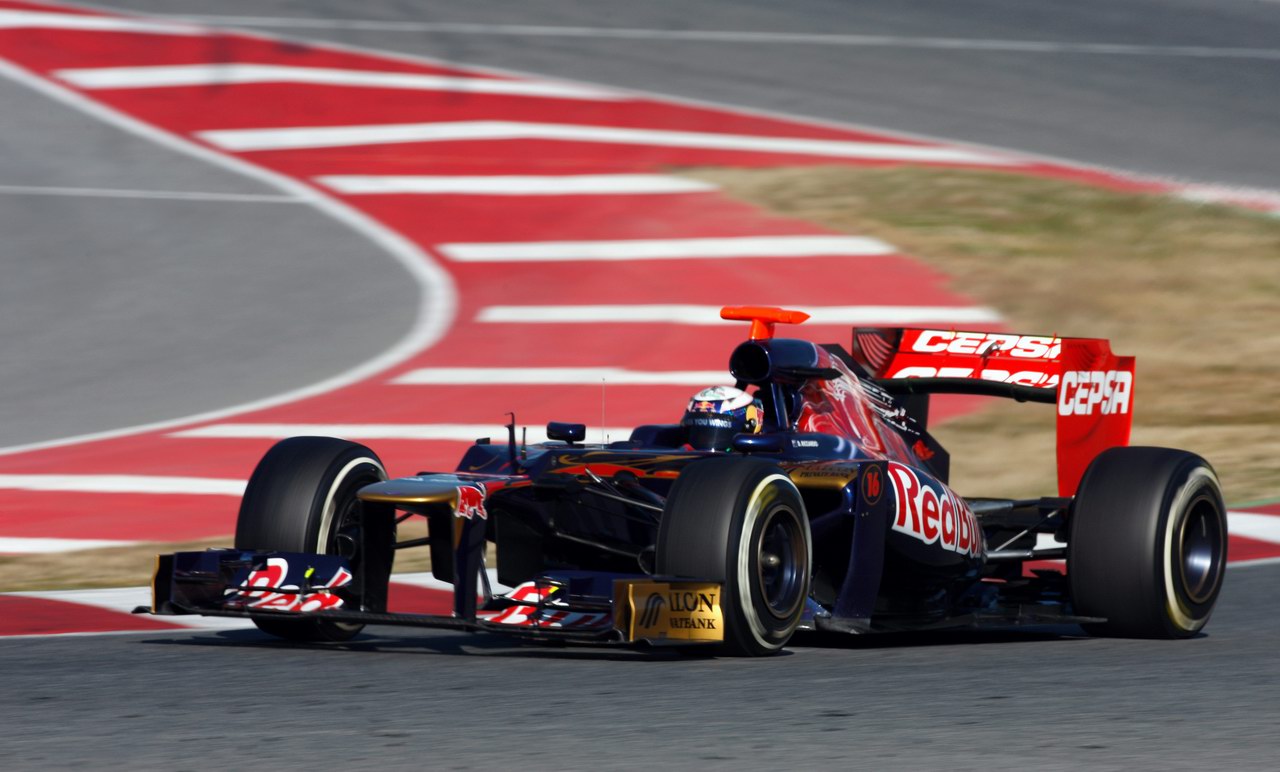 Barcelona Test Febbraio 2012, BARCELONA, SPAIN - FEBRUARY 22:  Daniel Ricciardo of Australia e Torro Rosso in action  during day two of Formula One winter testing at Circuit de Catalunya on February 22, 2012 in Barcelona, Spain.  (Photo by Mark Thompson/Getty Images)