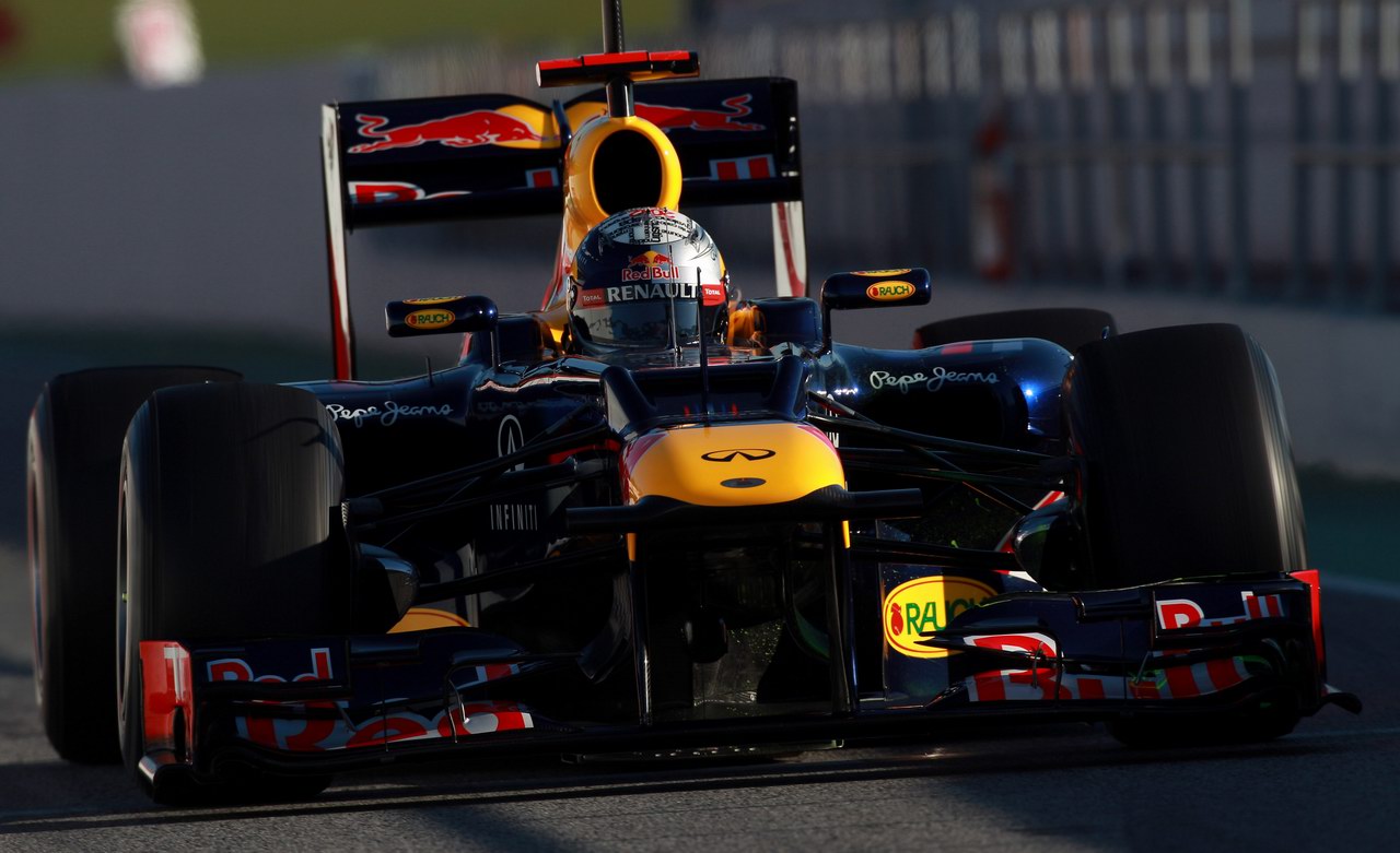 Barcelona Test Febbraio 2012, BARCELONA, SPAIN - FEBRUARY 22:  Sebastian Vettel of Germany e Red Bull Racing in action  during day two of Formula One winter testing at Circuit de Catalunya on February 22, 2012 in Barcelona, Spain.  (Photo by Mark Thompson/Getty Images)