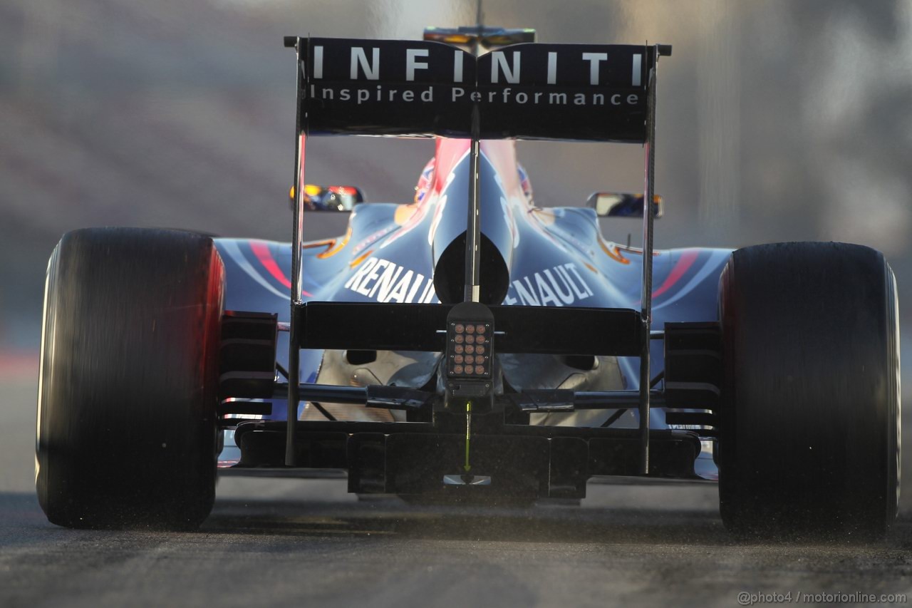 Barcelona Test Febbraio 2012, 24.02.2012, Barcelona, Spain,
Mark Webber (AUS), Red Bull Racing - Formula 1 Testing, day 4 - Formula 1 World Championship 