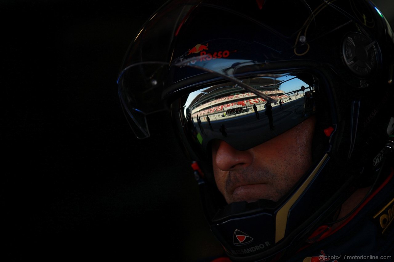 Barcelona Test Marzo 2012, 01.03.2012 
Toro Rosso mechanic 