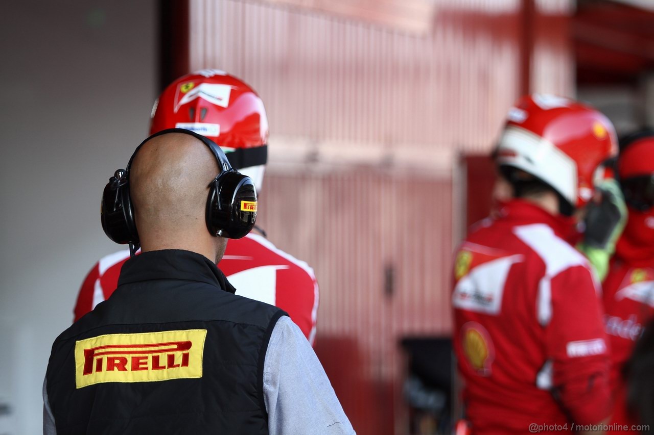 Barcelona Test Marzo 2012, 01.04.2012 Pirelli staff