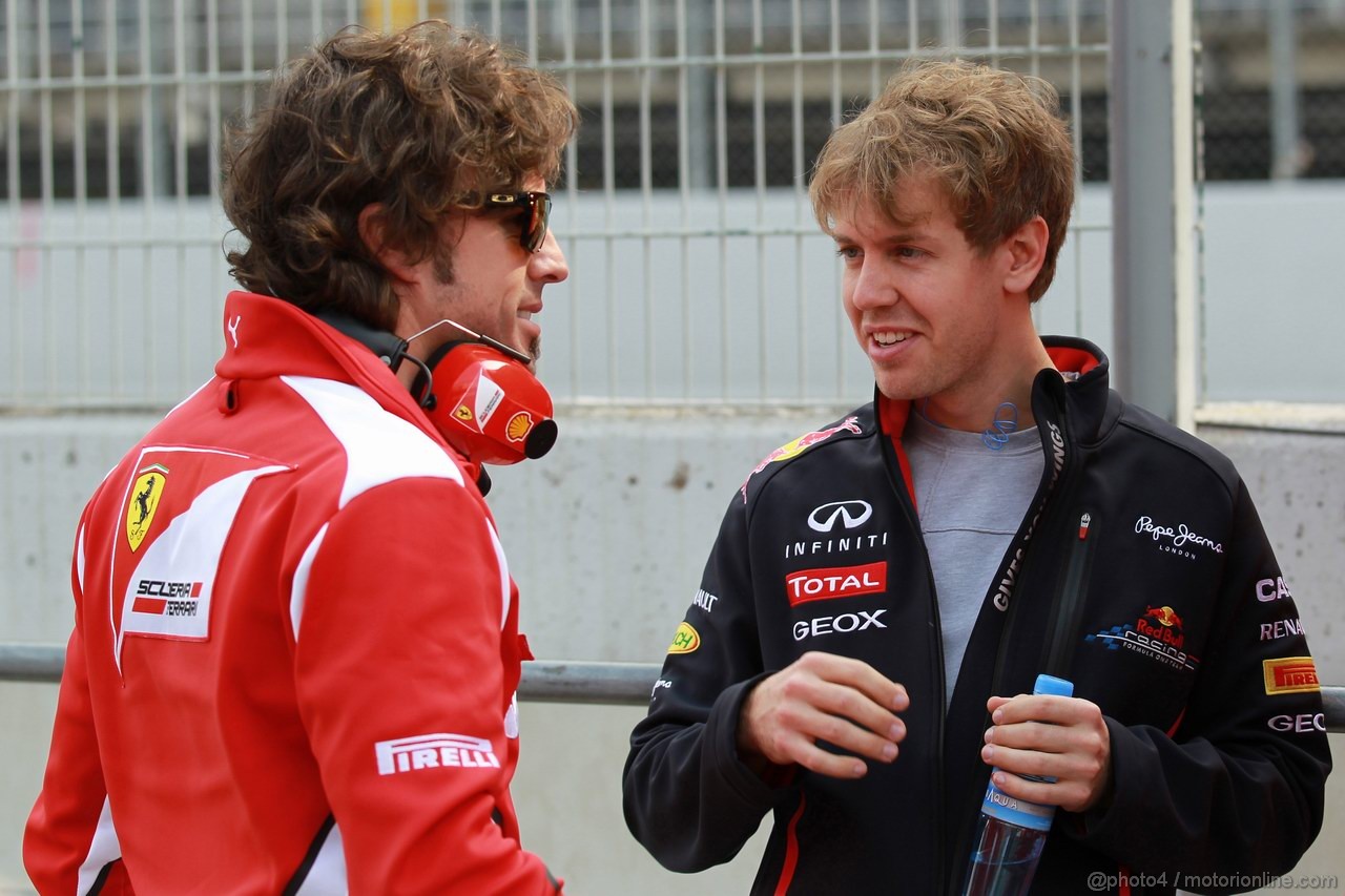 Barcelona Test Marzo 2012, 03.03.2012
Fernando Alonso (ESP), Ferrari with Sebastian Vettel (GER), Red Bull Racing - 