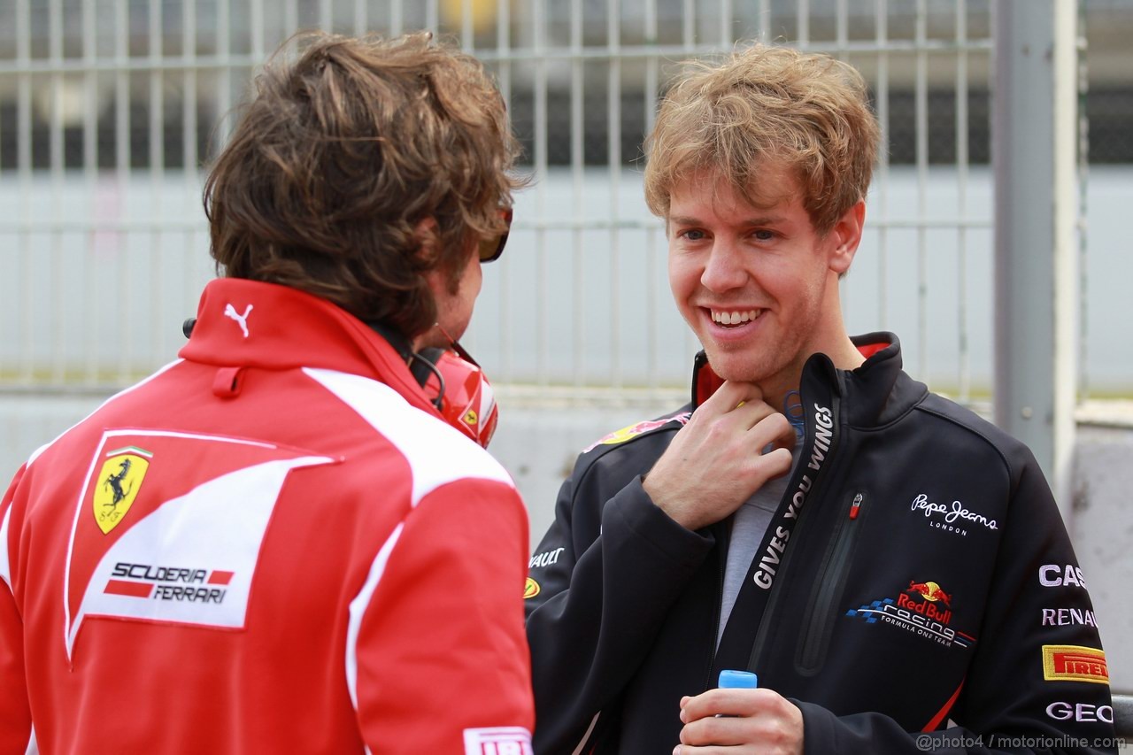 Barcelona Test Marzo 2012, 03.03.2012
Fernando Alonso (ESP), Ferrari with Sebastian Vettel (GER), Red Bull Racing 