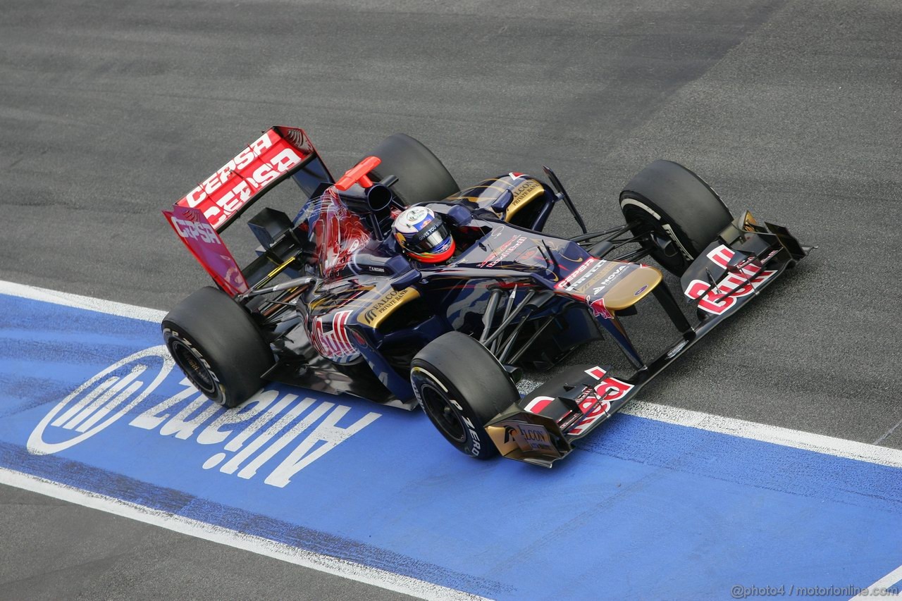 Barcelona Test Marzo 2012, 03.03.2012 Daniel Ricciardo (AUS), Toro Rosso STR7 