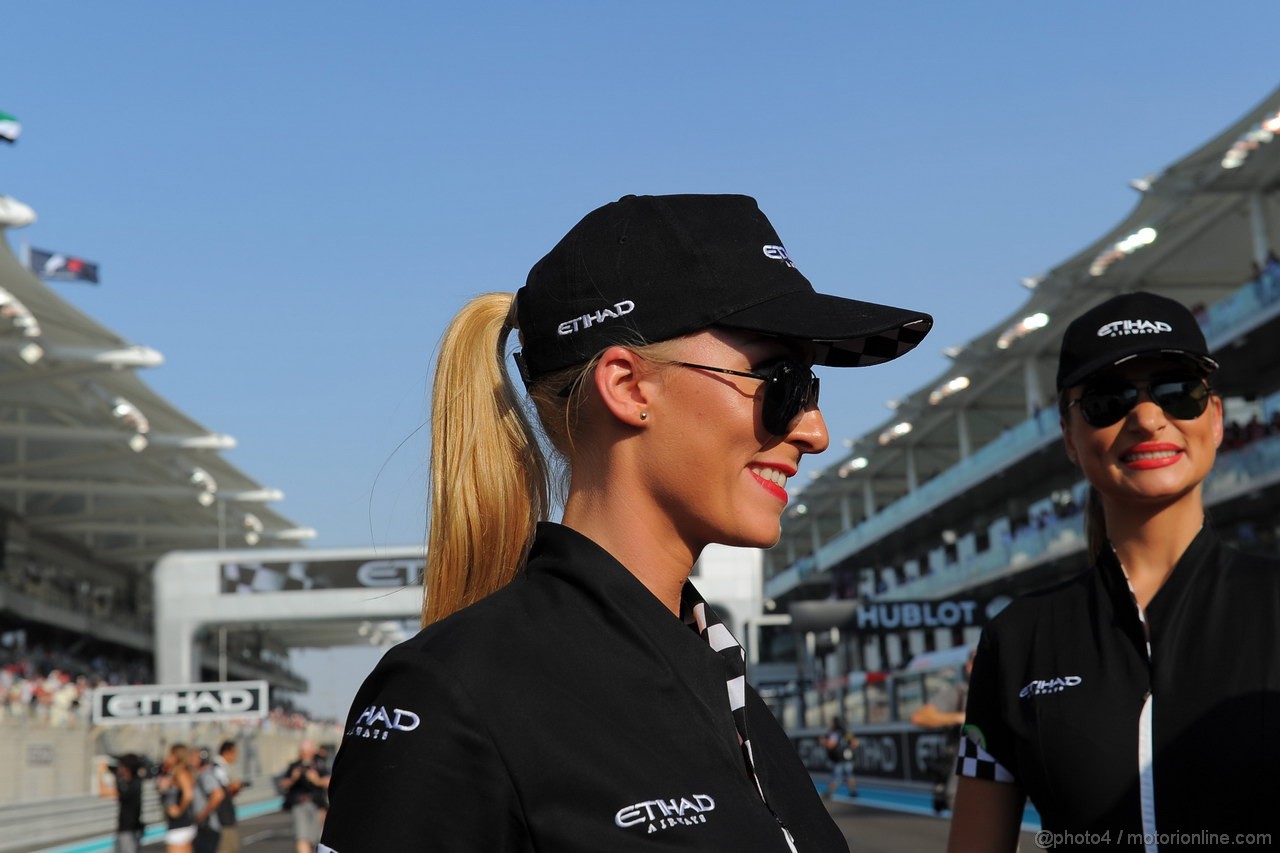 GP ABU DHABI, Ragazza