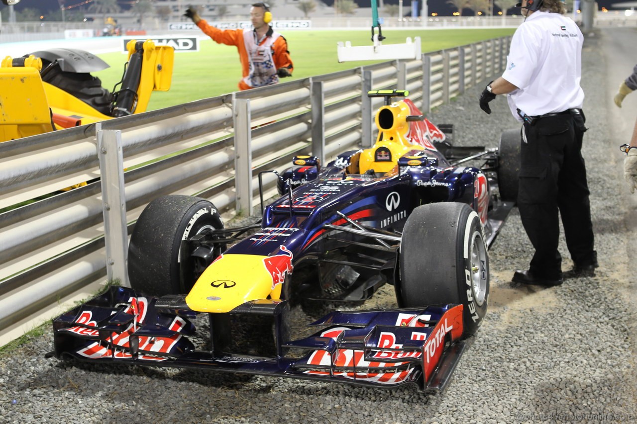 GP ABU DHABI, Gara: The damaged car of Mark Webber (AUS) Red Bull Racing RB8
