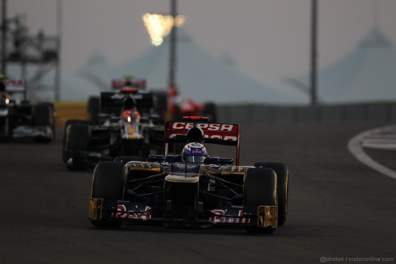 GP ABU DHABI, Gara: Daniel Ricciardo (AUS) Scuderia Toro Rosso STR7