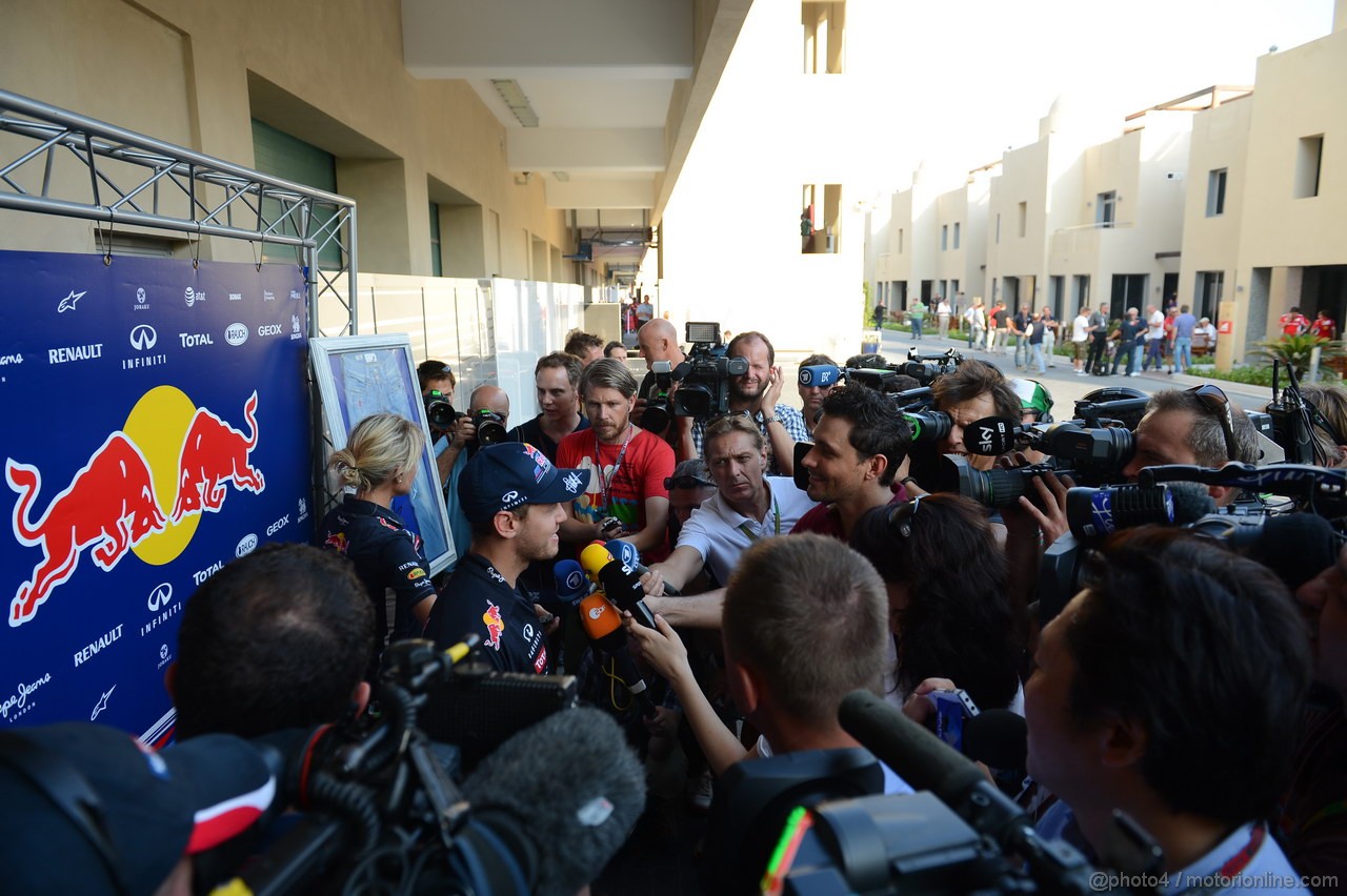 GP ABU DHABI, Sebastian Vettel (GER) Red Bull Racing RB8