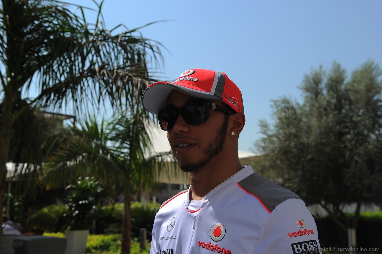 GP ABU DHABI, Lewis Hamilton (GBR) McLaren Mercedes MP4-27