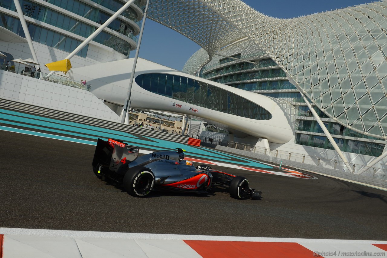 GP ABU DHABI, Prove Libere 3: Lewis Hamilton (GBR) McLaren Mercedes MP4-27