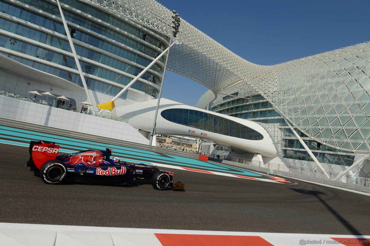 GP ABU DHABI, Prove Libere 3: Daniel Ricciardo (AUS) Scuderia Toro Rosso STR7
