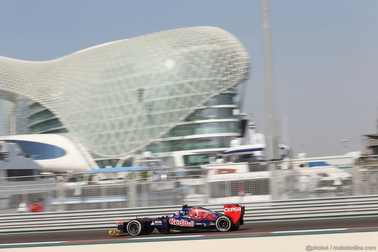 GP ABU DHABI, Prove Libere 3: Daniel Ricciardo (AUS) Scuderia Toro Rosso STR7