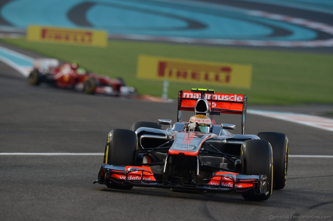 GP ABU DHABI, Qualifiche: Lewis Hamilton (GBR) McLaren Mercedes MP4-27