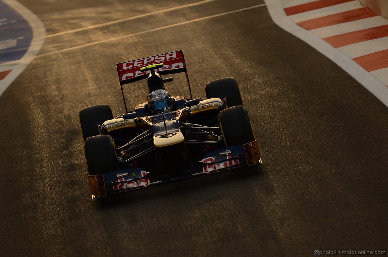 GP ABU DHABI, Qualifiche: Jean-Eric Vergne (FRA) Scuderia Toro Rosso STR7