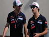 GP ABU DHABI, Daniel Ricciardo (AUS) Scuderia Toro Rosso STR7 e Jean-Eric Vergne (FRA) Scuderia Toro Rosso STR7