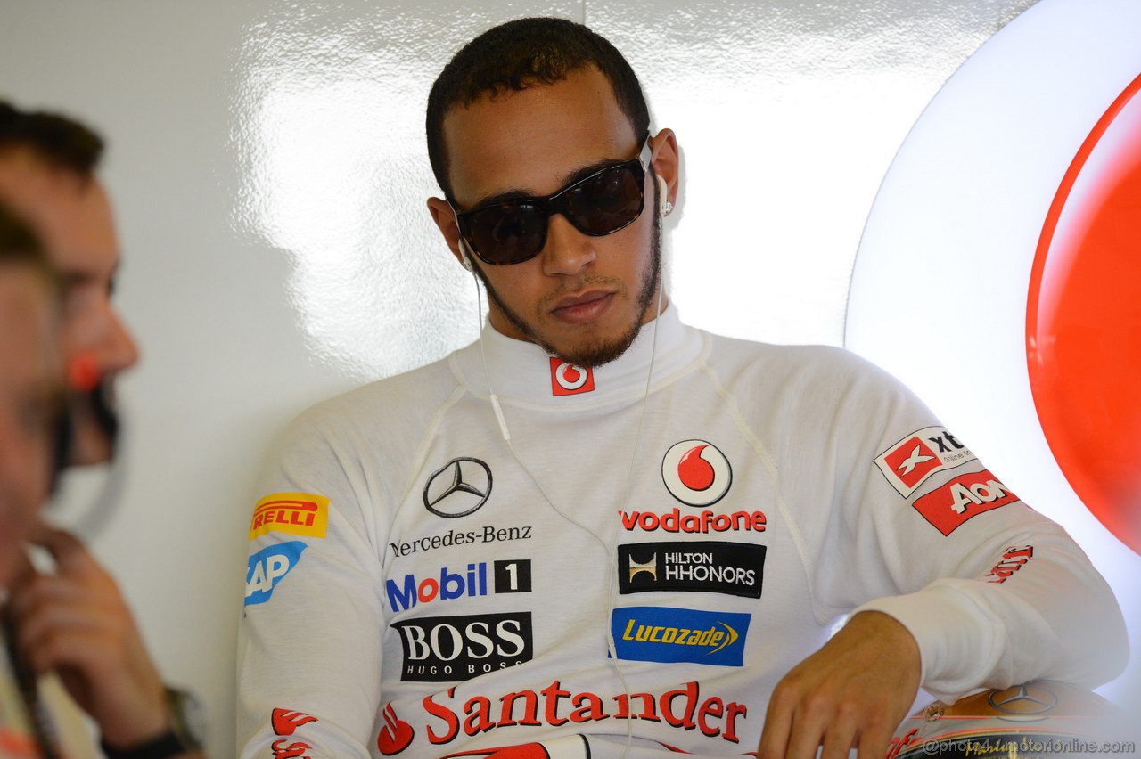 GP ABU DHABI, Prove Libere 1: Lewis Hamilton (GBR) McLaren Mercedes MP4-27