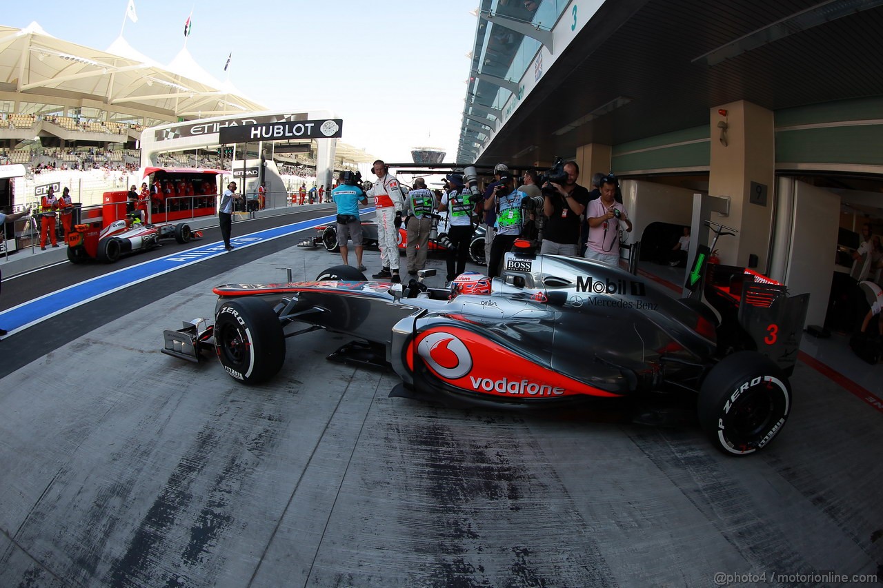 GP ABU DHABI, Prove Libere 1: Jenson Button (GBR) McLaren Mercedes MP4-27