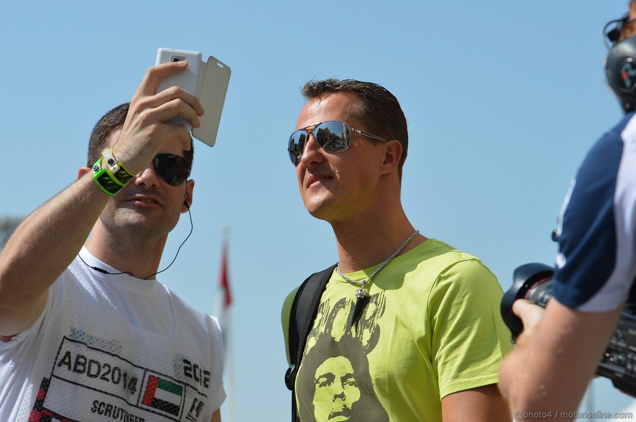 GP ABU DHABI, Prove Libere 1: Michael Schumacher (GER) Mercedes AMG F1 W03