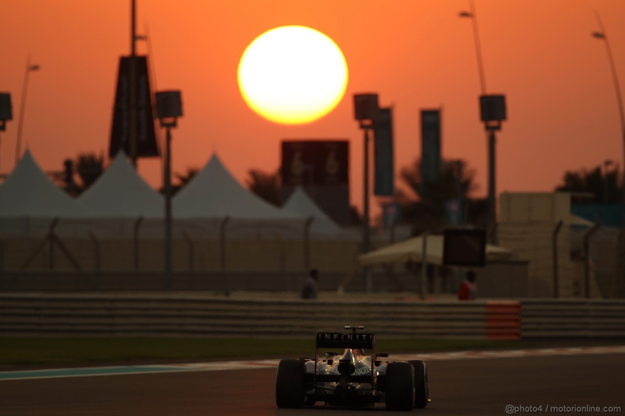 GP ABU DHABI, Prove Libere 2: Mark Webber (AUS) Red Bull Racing RB8