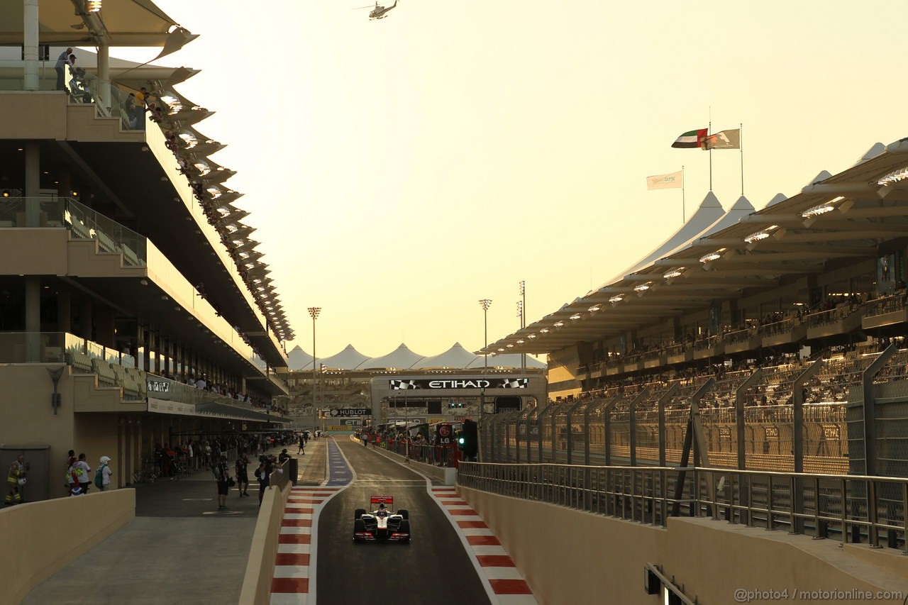 GP ABU DHABI, Prove Libere 2: Jenson Button (GBR) McLaren Mercedes MP4-27