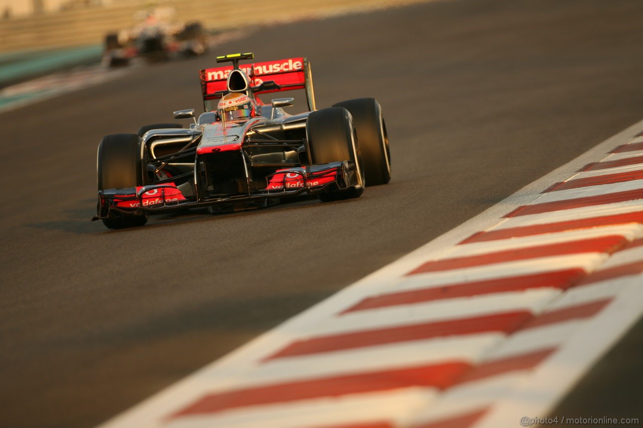 GP ABU DHABI, Prove Libere 2: Lewis Hamilton (GBR) McLaren Mercedes MP4-27