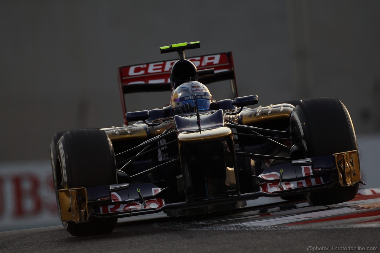 GP ABU DHABI, Prove Libere 2: Jean-Eric Vergne (FRA) Scuderia Toro Rosso STR7