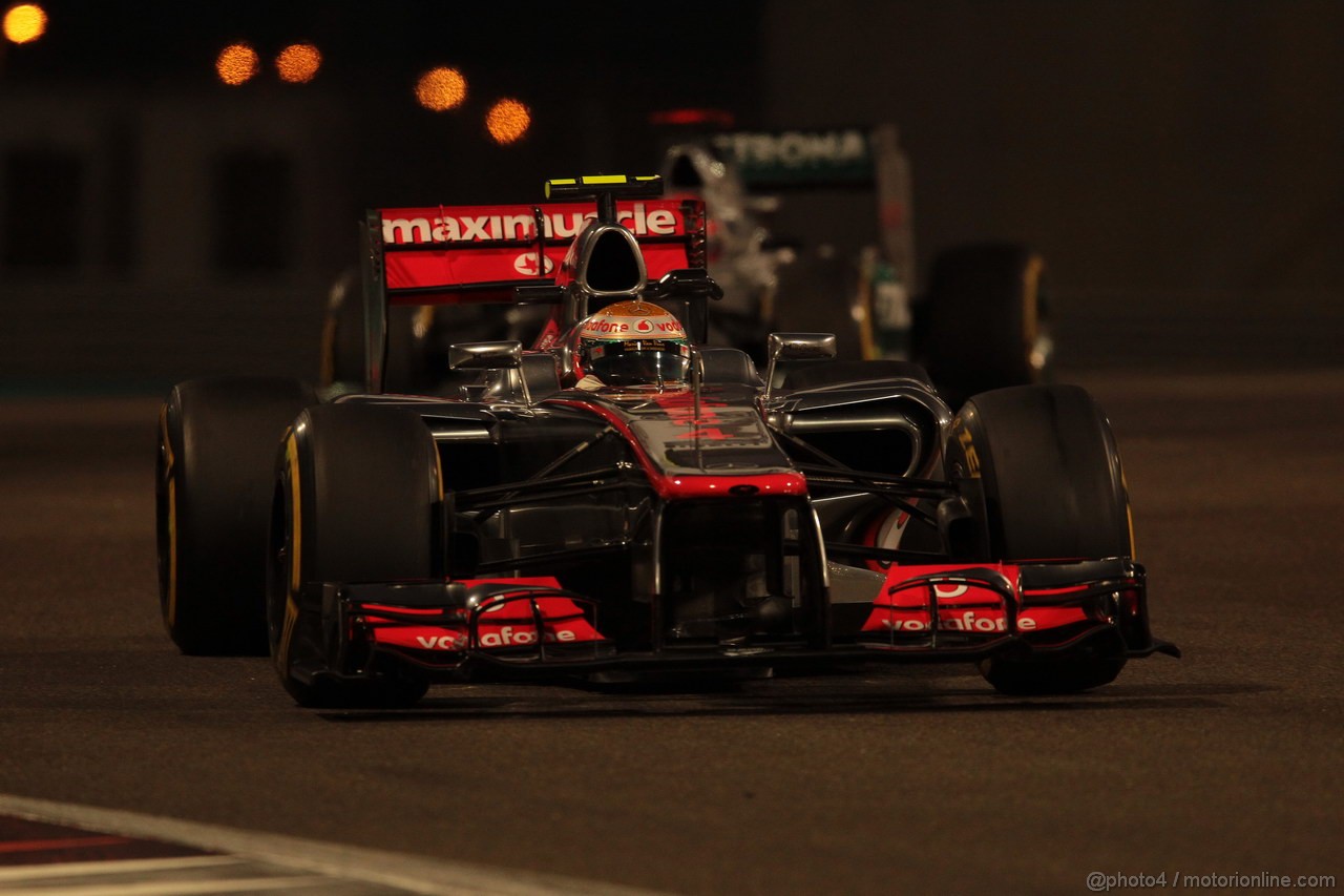 GP ABU DHABI, Prove Libere 2: Lewis Hamilton (GBR) McLaren Mercedes MP4-27