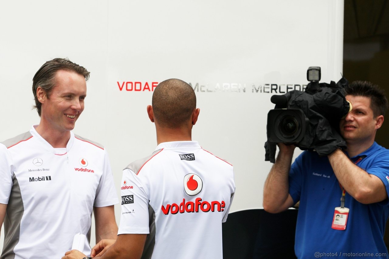 GP AUSTRALIA, Sam Michael, Sporting Director, McLaren Mercedes & Lewis Hamilton (GBR) McLaren Mercedes